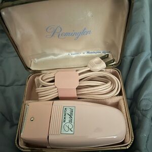 Vintage Remington Precious Pink Shaver Set